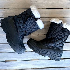 Youth Snow Boots • sz 2